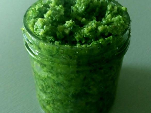 Pesto z pietruszki