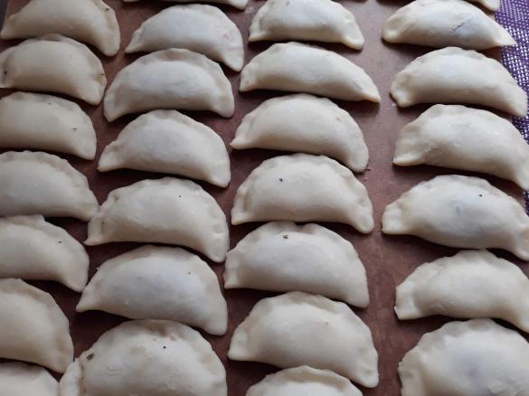 pierogi ze surowym mięsem