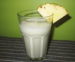 Ananasowe lassi z imbirem