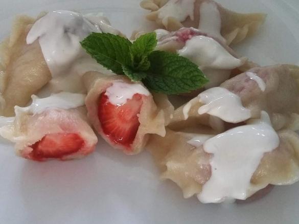 Pierogi z truskawkami