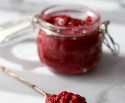 Bananowe pancakes z konfiturą malinową z chia