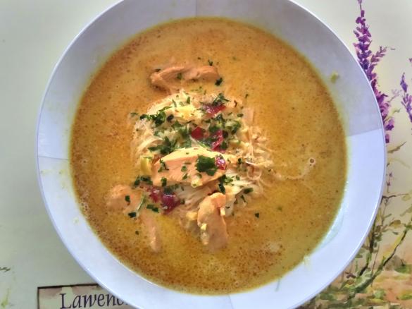 Zupa tajska, z kurczakiem i mleczkiem kokosowym