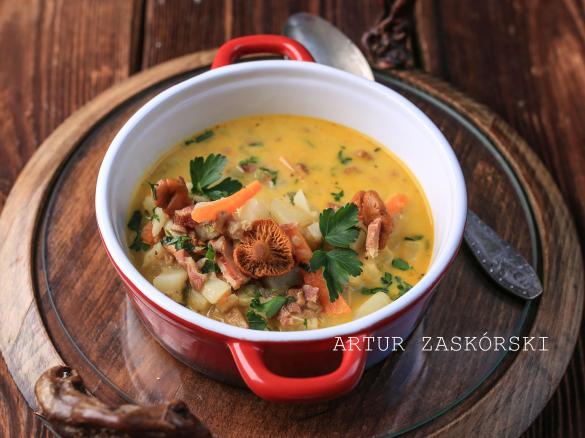 KARTOFLANKA Z KURKAMI I WĘDZONYM BOCZKIEM