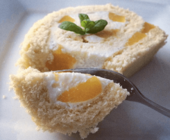 Dietetyczna rolada z serem i brzoskwiniami (bez glutenu)