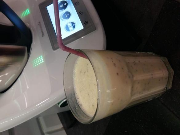 Pożywny i zdrowy szejk z nasionami Chia