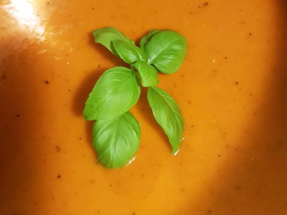 Zupa krem z puchatych pomidorów