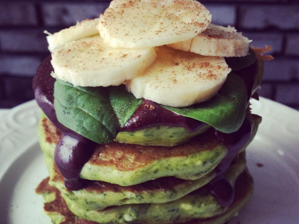 Śniadanie Shreka - twarogowe pancakes ze szpinakiem