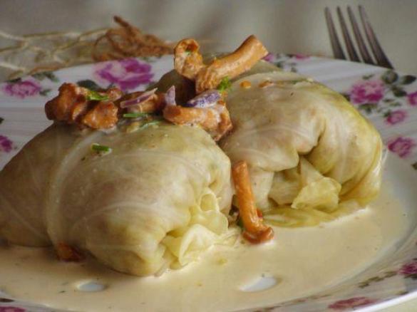 Gołąbki z sosem kurkowym