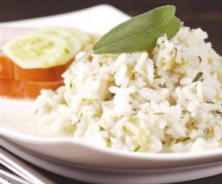 Pierś z indyka z ryżem i ogórkiem