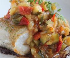 Dorsz z warzywami na parze z pesto z rukoli i słonecznika