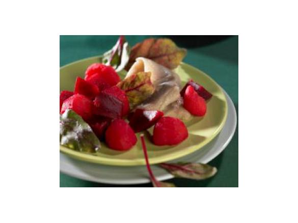 Śledź z buraczkami i ziemniakami