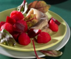 Śledź z buraczkami i ziemniakami