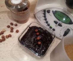 DOMOWY KREM Z KAROBU