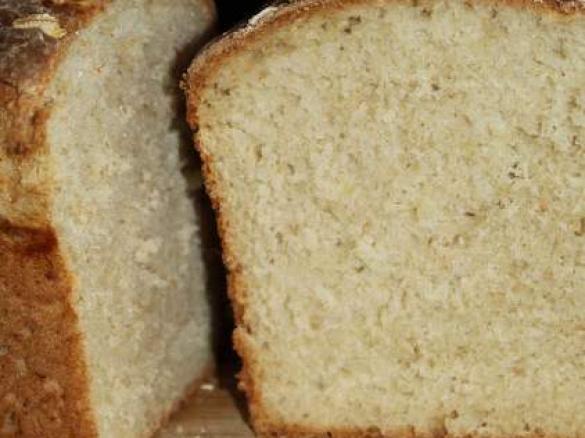 chleb z miodem i płatkami owsianymi