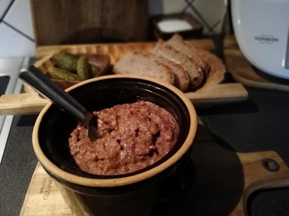 Smalec Wege z czerwonej fasoli z suszoną śliwką