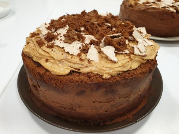 TORT Z CZEKOLADOWĄ TRUFLĄ