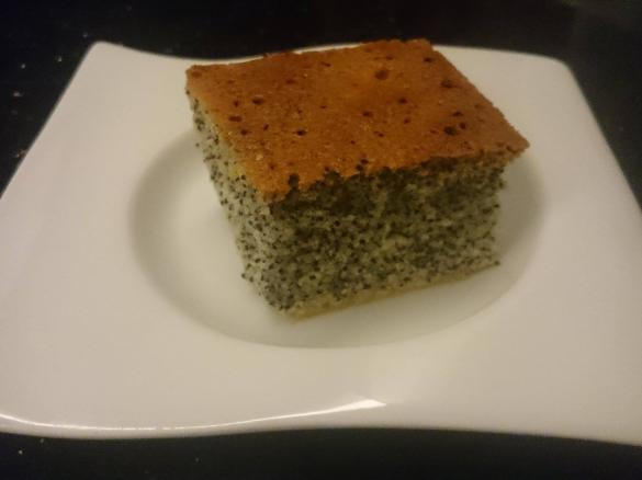 Makowiec z kurzych białek