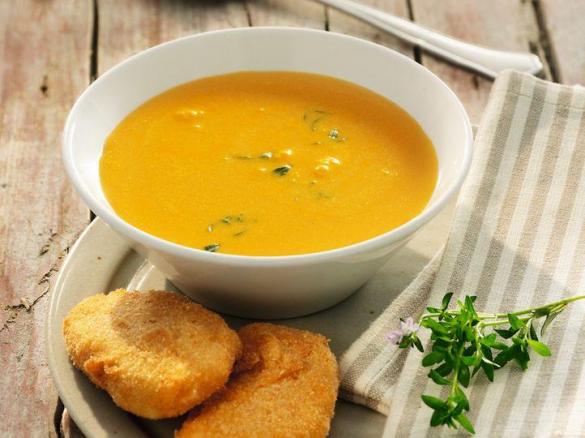 ZUPA POMIDOROWA Z MOZZARELLĄ