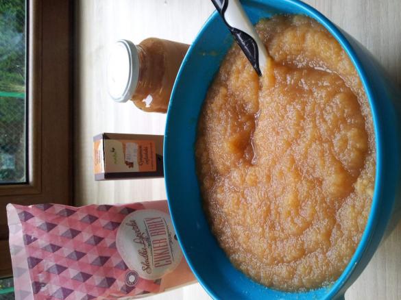 Mus z renet z cynamonem