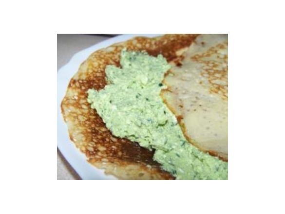 Szpinakowo-"ruski" tort naleśnikowy