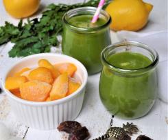 Smoothie z mango, limonki, szpinaku, banana i daktyli