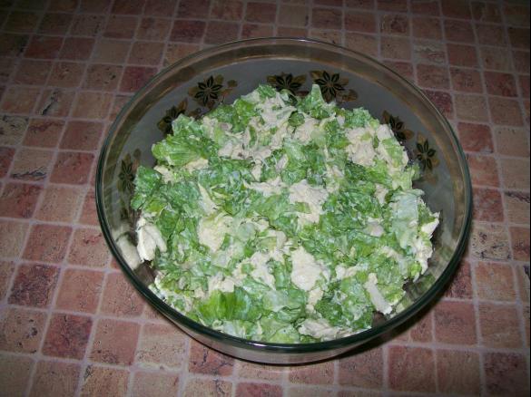 Szybka salatka z kurczaka i zielonej salaty