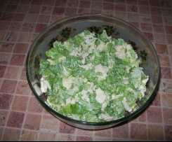 Szybka salatka z kurczaka i zielonej salaty