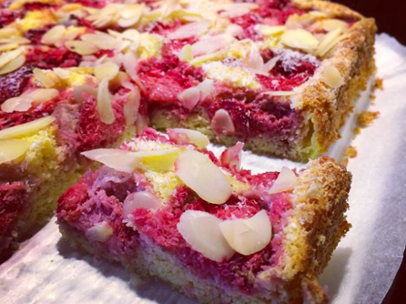 Bezglutenowe ciasto z truskawkami (biszkopt kokosowy bez glutenu)