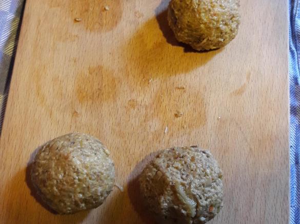 Kule z kuczaka z nadzieniem serowo-pieczarkowym