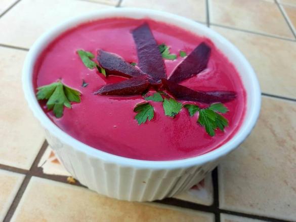Aksamitna Zupa krem z pieczonych buraków