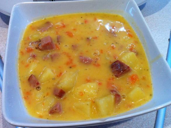 Zupa Ziemniaczana z kiełbaską