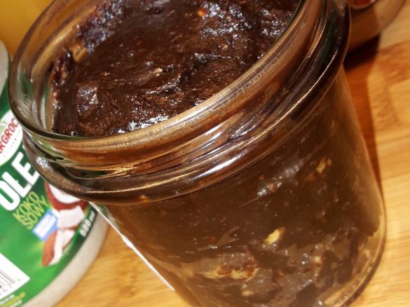 Daktylowy raj z masłem orzechowym