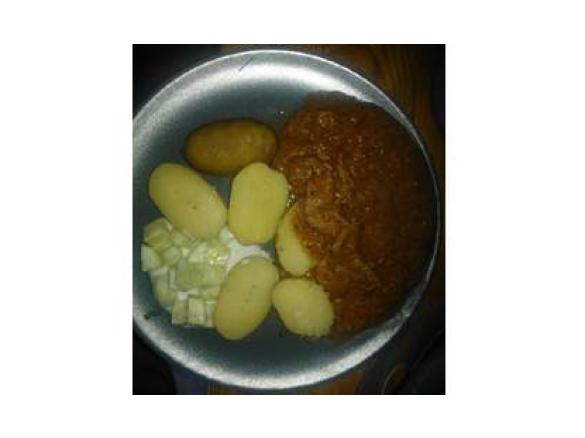 Gulasz Węgierski z kartoflami - czyli jadło dla seściu owiecek