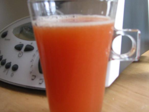 Napój pomarańczowo-truskawkowy