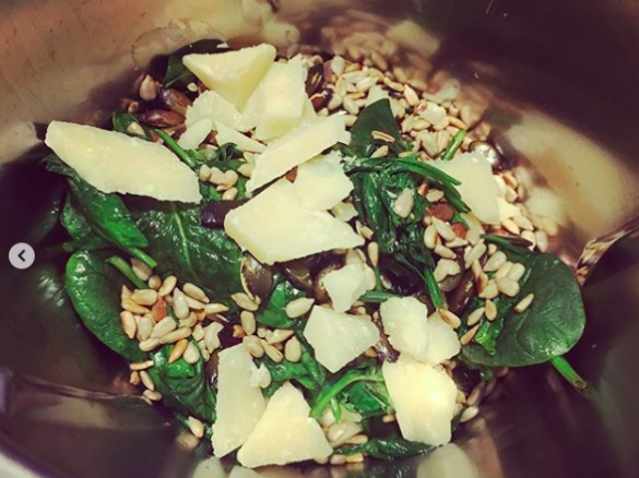 Pesto szpinakowe (BLW / rozszerzanie diety)