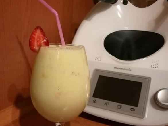 KOKTAJL banan-jabłko-pomarańcza