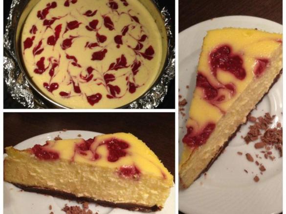 Sernik z musem malinowym