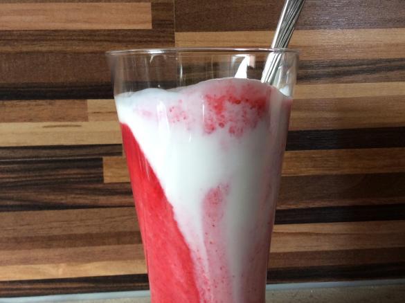 Koktajl czerwona porzeczka z żurawiną