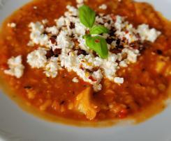 Czerwona soczewica z ziemniakami i fetą