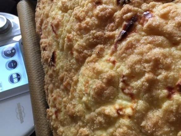 CIASTO DROŻDŻOWE Z SEREM I KRUSZONKĄ 