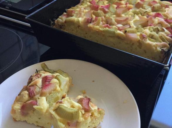 Szybkie ciasto z rabarbarem