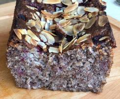 Chlebek bananowo migdałowy z malinami i kokosem