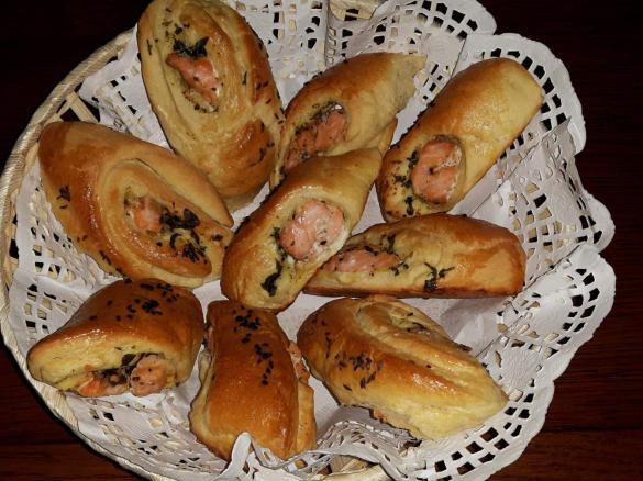 PASZTECIKI Z ŁOSOSIEM