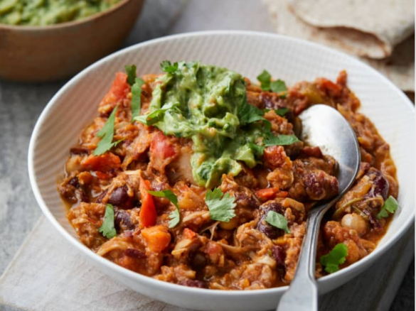 Wegetariańskie Burrito z Jackfruit, czerwoną fasolą i guacamole