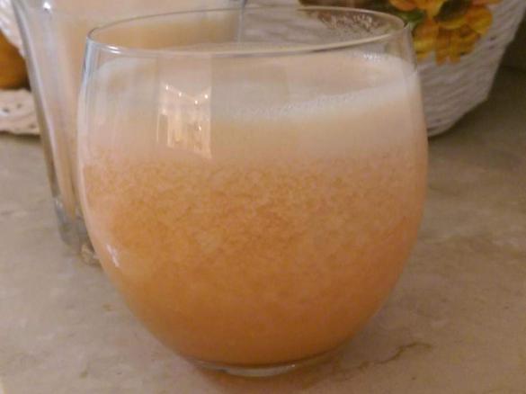 Puszysty sok pomarańczowo-grejpfrutowy