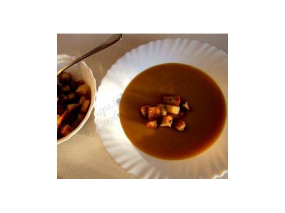 Wykwintna zupa dyniowa z grzankami