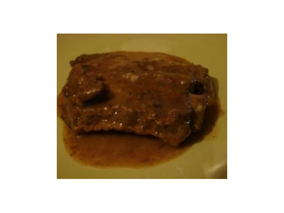 Żeberka duszone w sosie piwnym