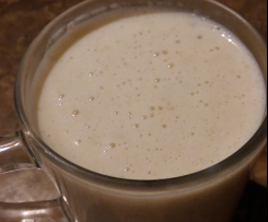 Smoothie z mleka, płatków owsianych i banana