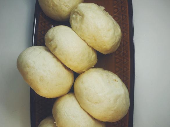 PYZY, PAMPUCHY, BUCHTY, PARZAKI. PAROWCE, PAROWAŃCE. KLUSKI, PĄCZKI NA PARZE (PAROWE). KLUSKI DROŻDŻOWE, KLUCHY Z ŁACHA.