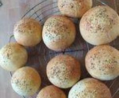 Bułki z parmezanem i ziołami prowansalskimi